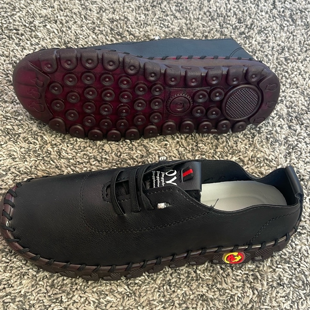 NWT adult shoes size 42 (mens 9 / womens 10)